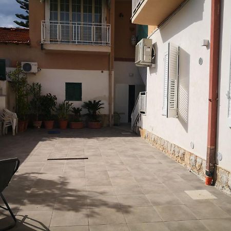 Ferienwohnung Casa Viola Elegante E Sul Mare Di Mondello Palermo Exterior foto